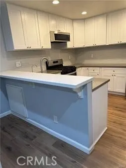 99 Oxford, Irvine, California 92612