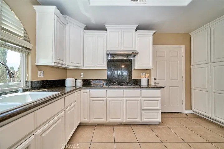 2577 Mountain Avenue, Duarte, California 91010