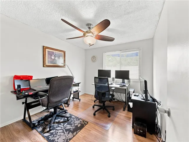 21452 Carol Sue, Saugus, California 91350
