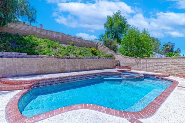 21452 Carol Sue, Saugus, California 91350