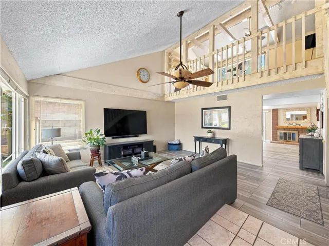 21452 Carol Sue, Saugus, California 91350