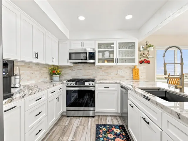 21452 Carol Sue, Saugus, California 91350