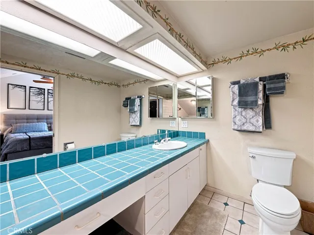 21452 Carol Sue, Saugus, California 91350