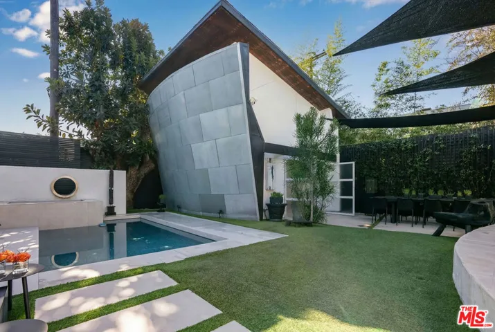 8752 Rangely Avenue, West Hollywood, California 90048