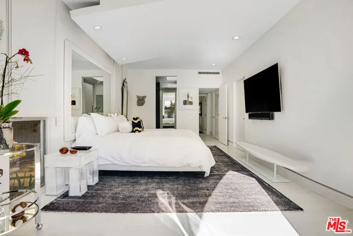 8752 Rangely Avenue, West Hollywood, California 90048