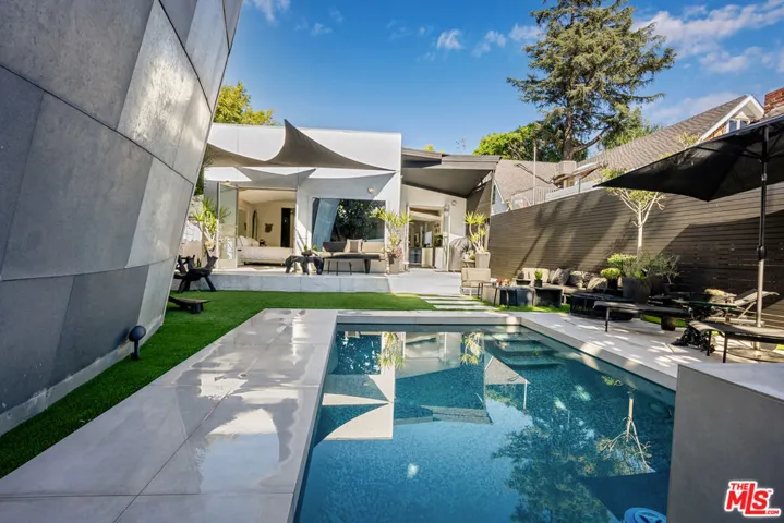 8752 Rangely Avenue, West Hollywood, California 90048
