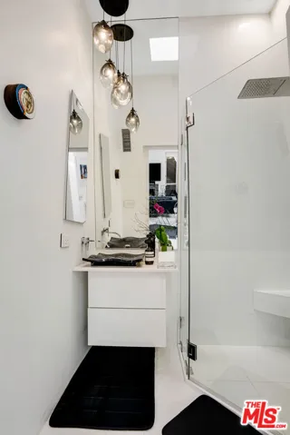 8752 Rangely Avenue, West Hollywood, California 90048