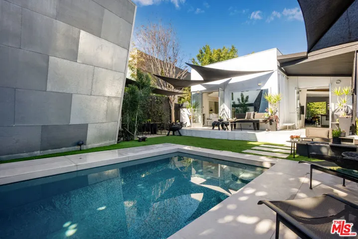 8752 Rangely Avenue, West Hollywood, California 90048