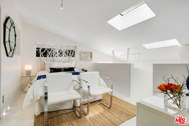8752 Rangely Avenue, West Hollywood, California 90048