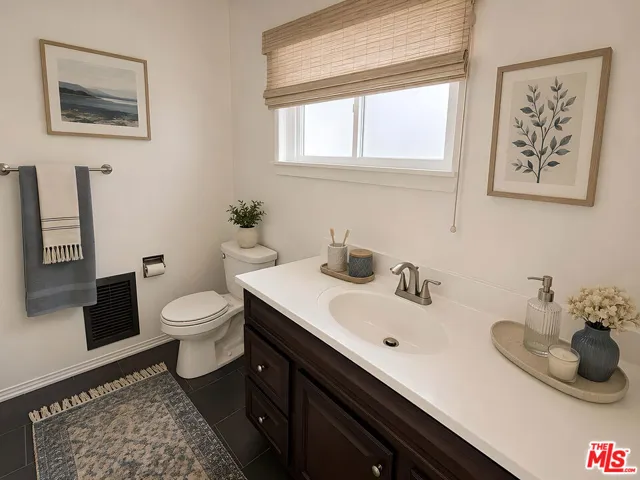 228 S Mariposa Avenue 16, Los Angeles, California 90004