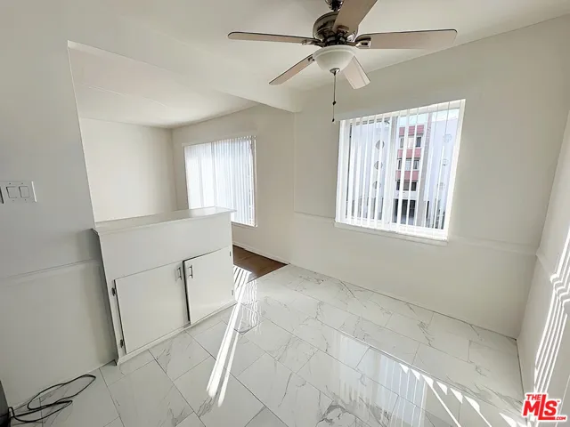 228 S Mariposa Avenue 16, Los Angeles, California 90004