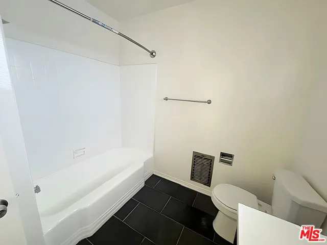 228 S Mariposa Avenue 16, Los Angeles, California 90004