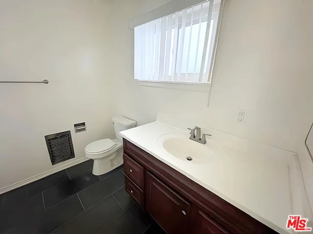228 S Mariposa Avenue 16, Los Angeles, California 90004