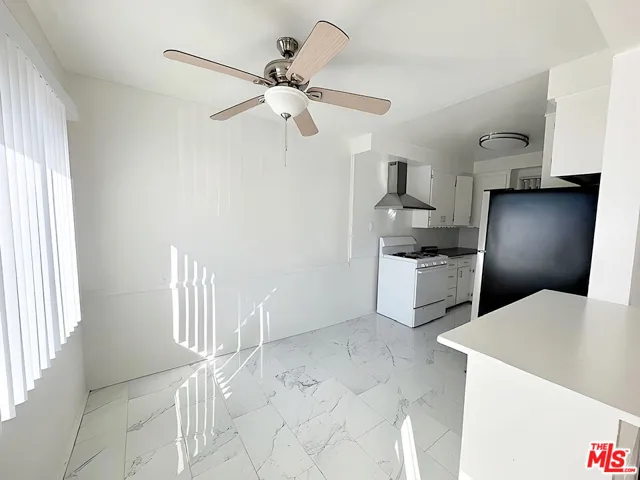 228 S Mariposa Avenue 16, Los Angeles, California 90004