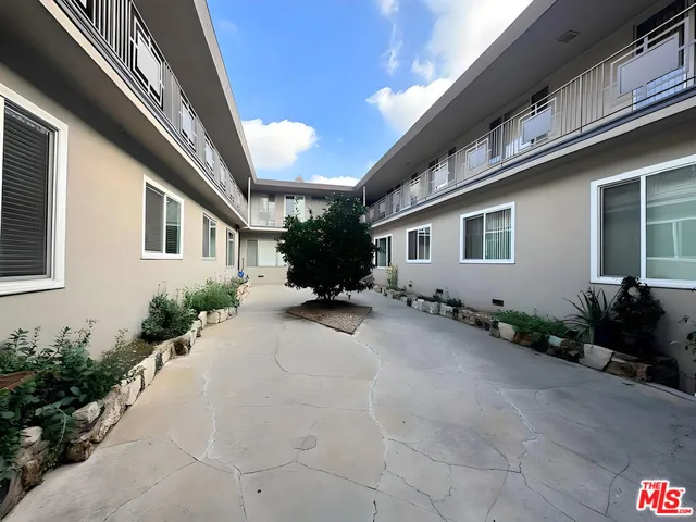 228 S Mariposa Avenue 16, Los Angeles, California 90004