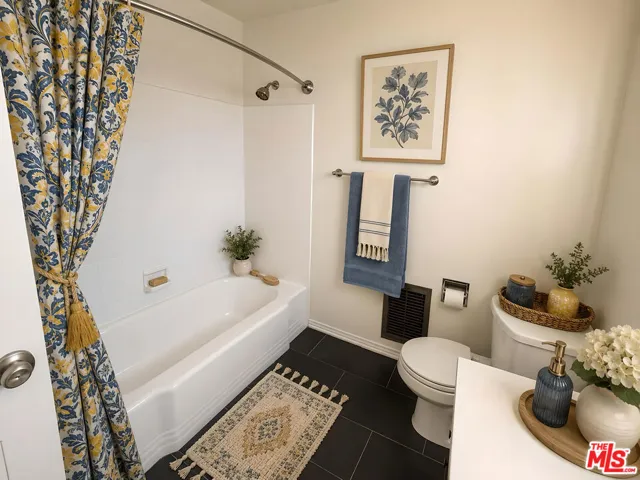 228 S Mariposa Avenue 16, Los Angeles, California 90004
