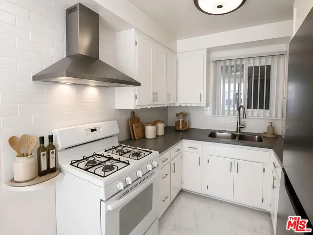 228 S Mariposa Avenue 16, Los Angeles, California 90004