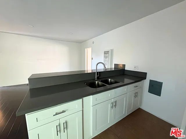 245 S Rampart Boulevard 302, Los Angeles, California 90057