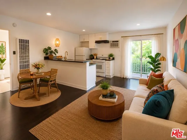 245 S Rampart Boulevard 302, Los Angeles, California 90057