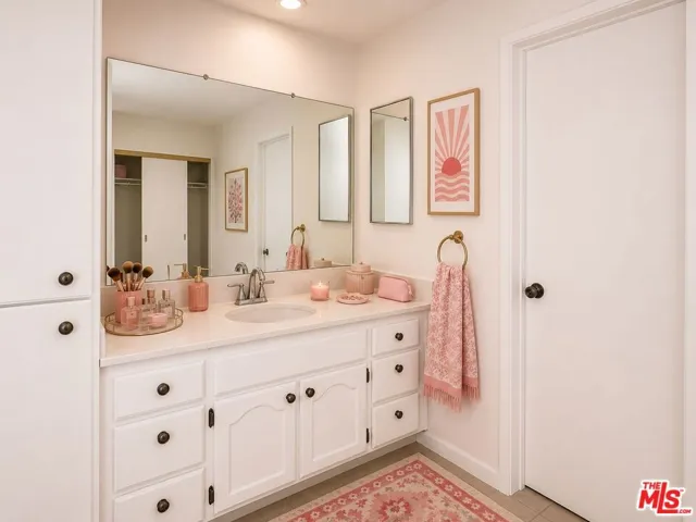 245 S Rampart Boulevard 302, Los Angeles, California 90057