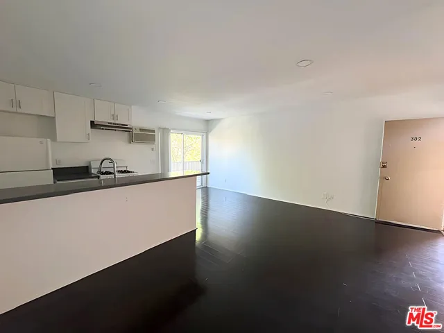 245 S Rampart Boulevard 302, Los Angeles, California 90057