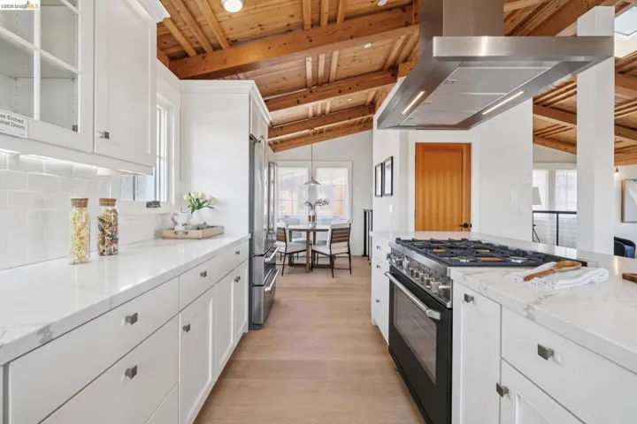 4432 Howe St, Oakland, California 94611