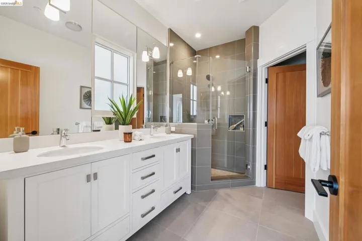 4432 Howe St, Oakland, California 94611