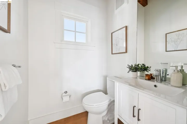 4432 Howe St, Oakland, California 94611