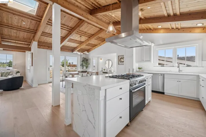 4432 Howe St, Oakland, California 94611