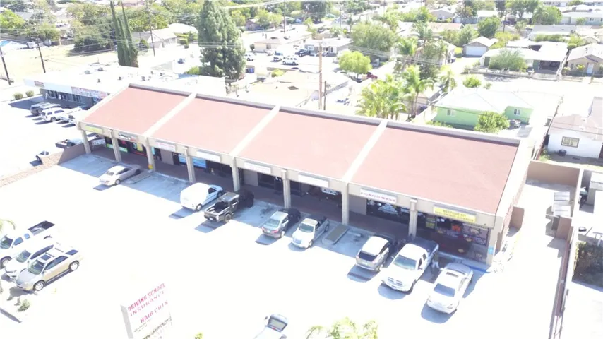 519 W Foothill, Rialto, California 92376