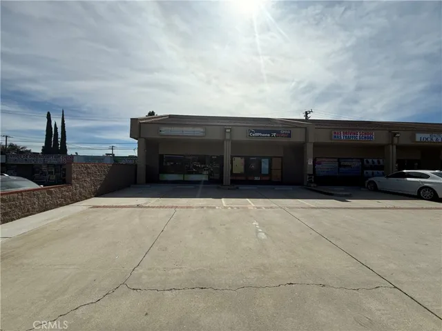 519 W Foothill, Rialto, California 92376