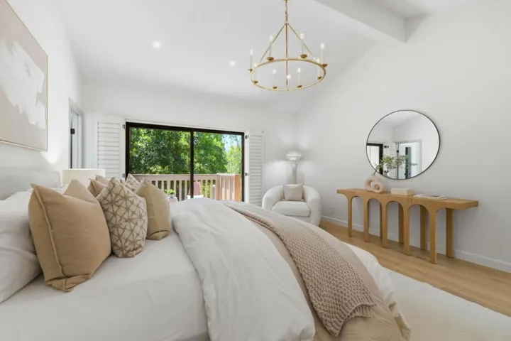 1360 Trinity Drive, Menlo Park, California 94025