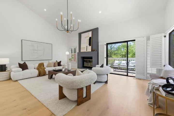 1360 Trinity Drive, Menlo Park, California 94025