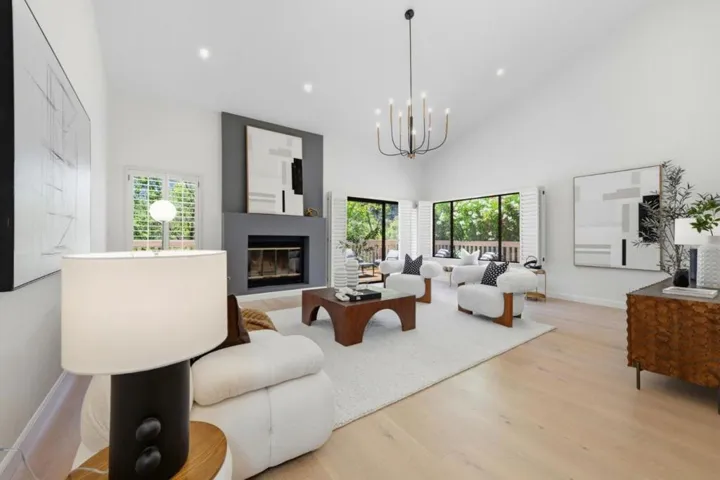 1360 Trinity Drive, Menlo Park, California 94025