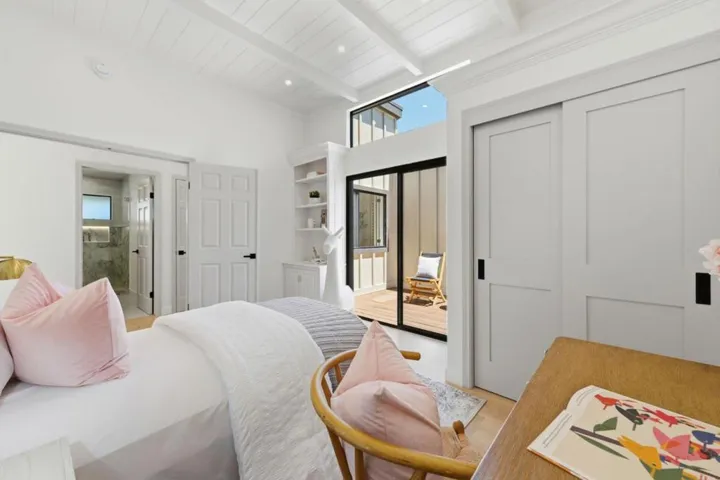 1360 Trinity Drive, Menlo Park, California 94025