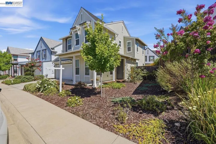 951 Farmhouse Way, Folsom, California 95630