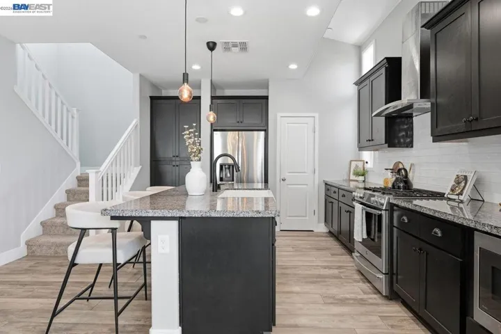 951 Farmhouse Way, Folsom, California 95630
