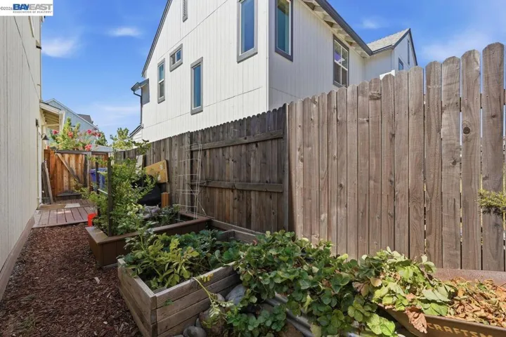 951 Farmhouse Way, Folsom, California 95630