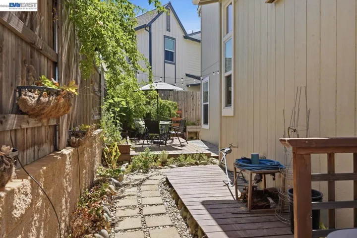 951 Farmhouse Way, Folsom, California 95630