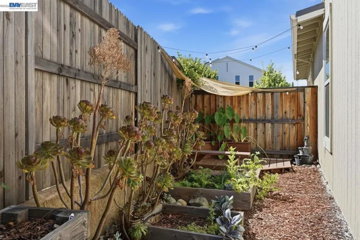 951 Farmhouse Way, Folsom, California 95630