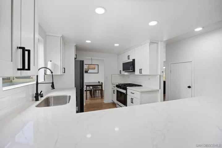 1406 Green Bay, San Diego, California 92154
