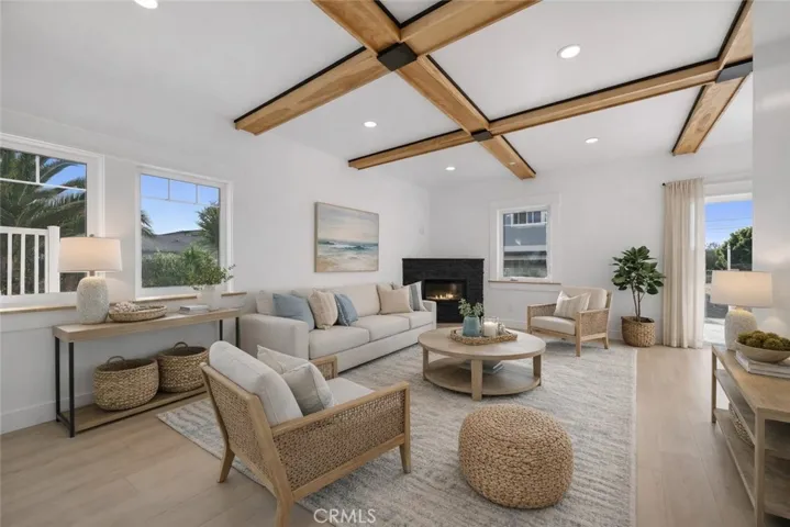 Living room virtually staged