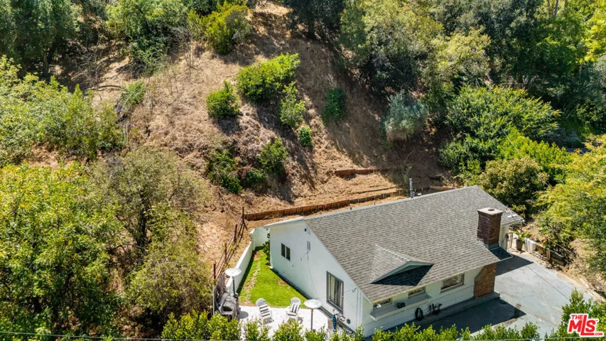 2485 Benedict Canyon Drive, Los Angeles, California 90210
