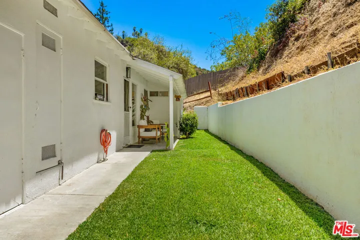 2485 Benedict Canyon Drive, Los Angeles, California 90210