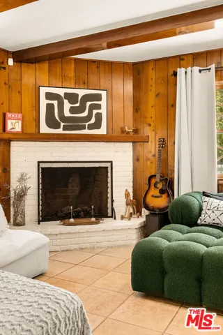 2485 Benedict Canyon Drive, Los Angeles, California 90210