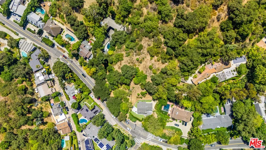 2485 Benedict Canyon Drive, Los Angeles, California 90210