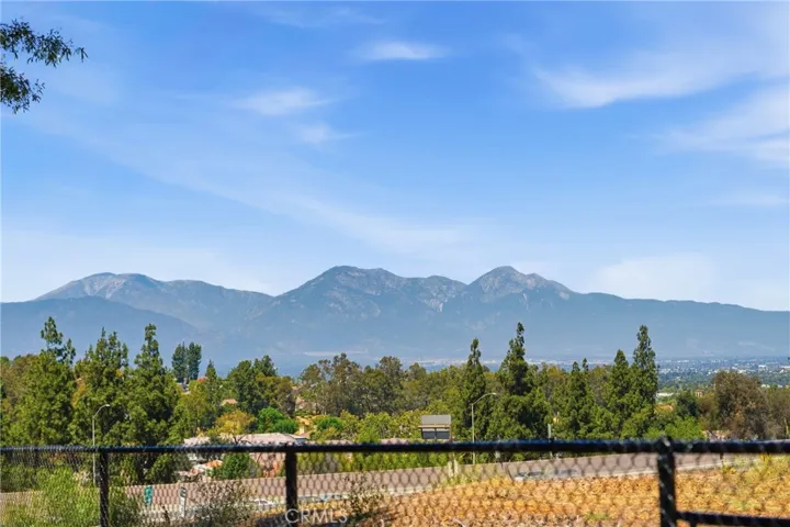 22 Mesquite Place, Pomona, California 91766