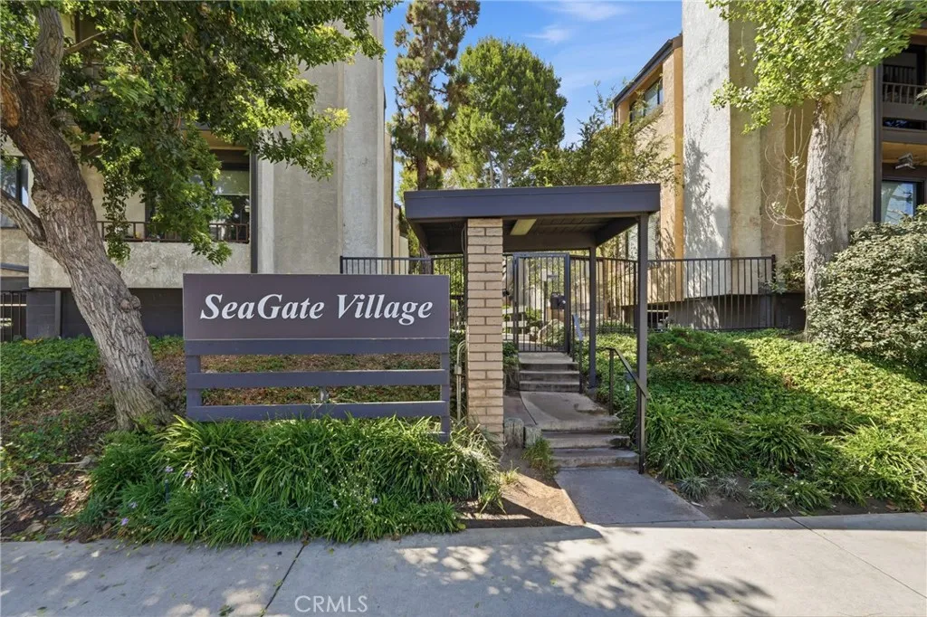Welcome Home to Seagate Village