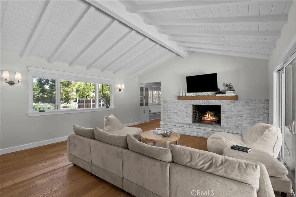 5823 Lubao, Woodland Hills, California 91367 — photo 4