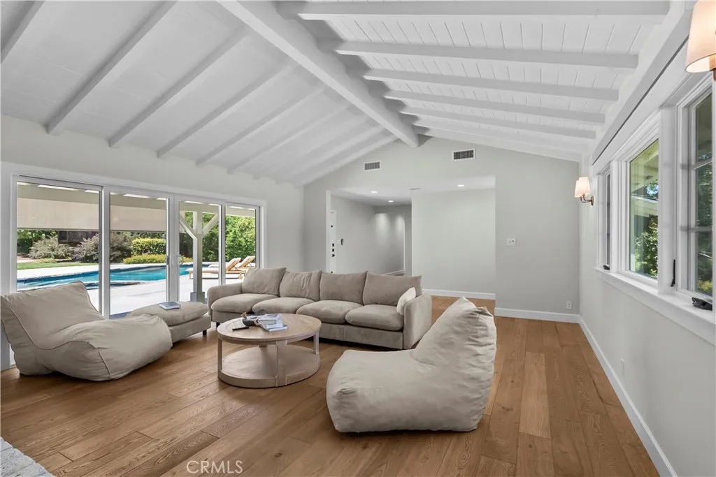 5823 Lubao, Woodland Hills, California 91367 — photo 5